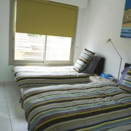 Apartment Sleeps 4 Pool Air Con Wifi