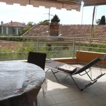 Sleeps 4 Pool Air Con Wifi *