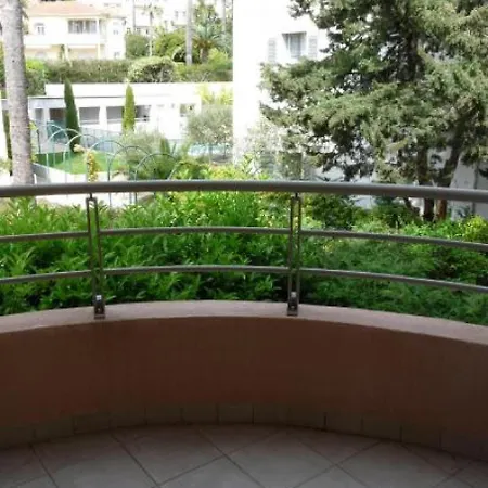 Sleeps 4 Pool Air Con Wifi *