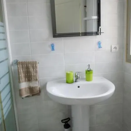 Sleeps 4 Pool Air Con Wifi *