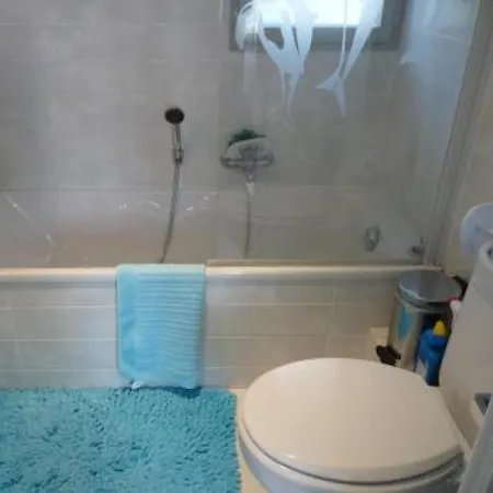 Sleeps 4 Pool Air Con Wifi *