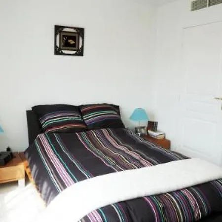 Sleeps 4 Pool Air Con Wifi Cannes