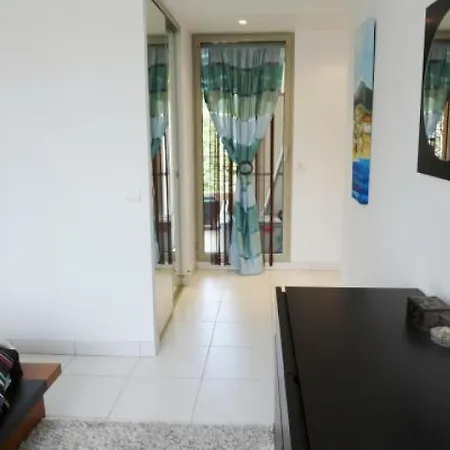 Apartment Sleeps 4 Pool Air Con Wifi Cannes